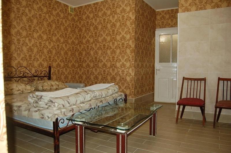 On Stepana Bandery 37 постійне електропостачання